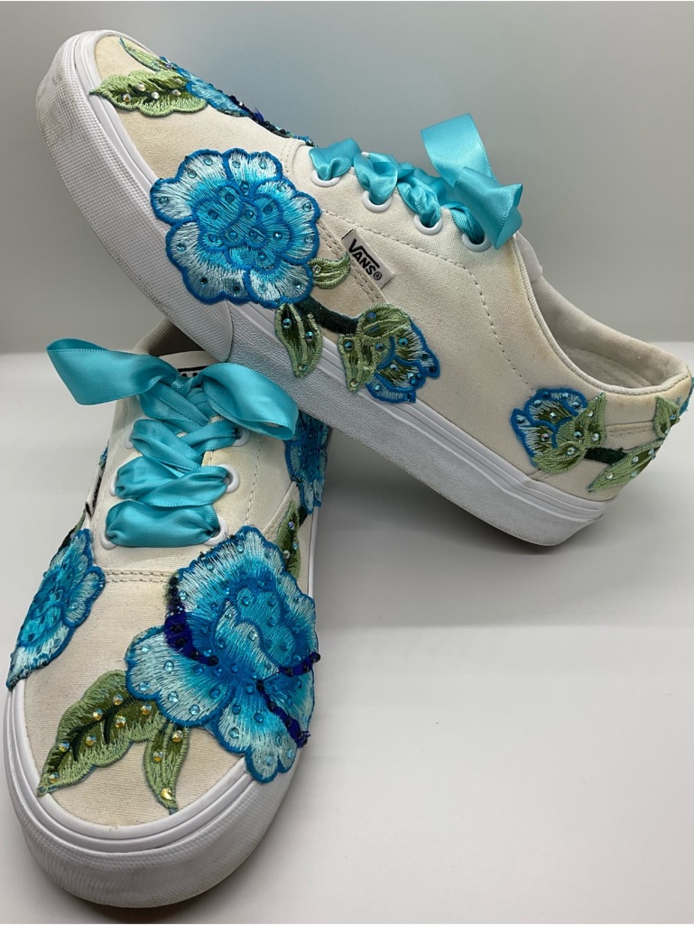 Custom Embroidered Classic Lace Up VANS Swavorski Stones Satin Laces Womens 8.5
